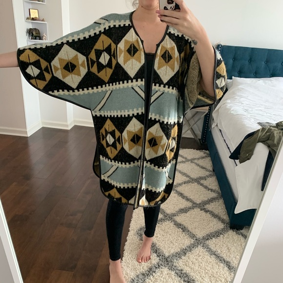 H&M sweater - Picture 2 of 3